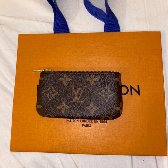 LOUIS VUITTON monogram key pouch - Picture 4 of 7